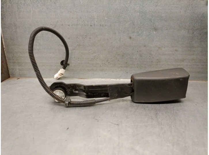 Recambio de enganche cinturon para ssangyong xlv suv e-xgi 160 referencia OEM IAM 7462035010LBH  L10260529