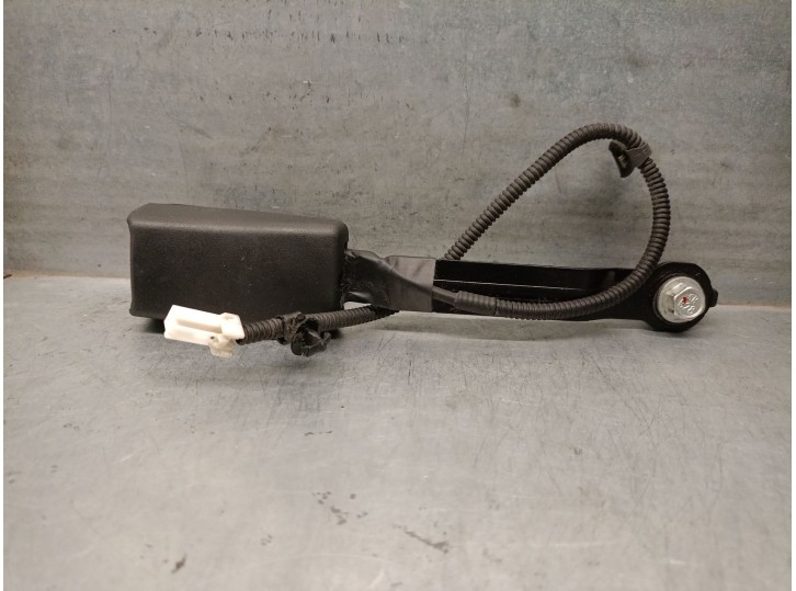 Recambio de enganche cinturon para ssangyong xlv suv e-xgi 160 referencia OEM IAM 7461035000LBH  L11170556