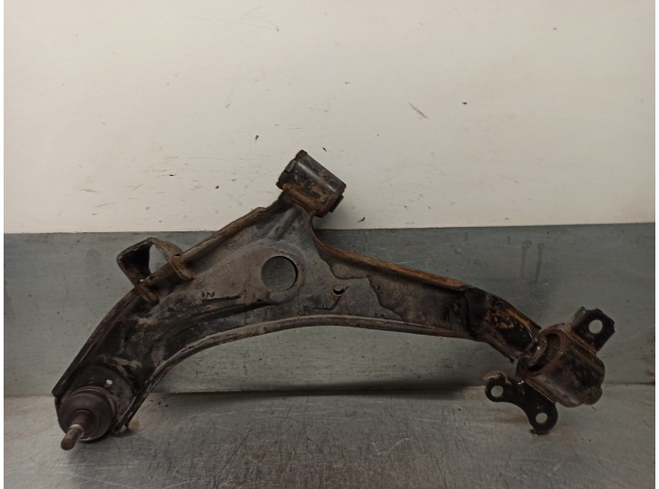Replacement front left lower suspension arm for Hyundai Coupé (J2) 1.6 FX Coupé OEM IAM reference 5450029500 