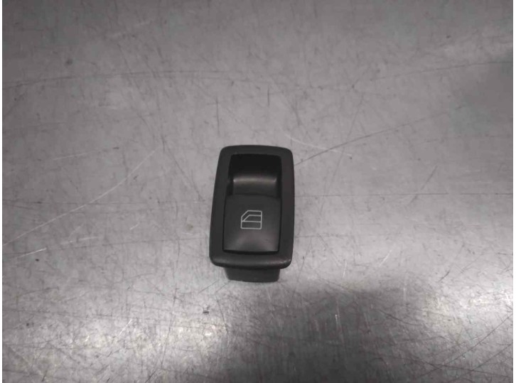 Replacement rear right window regulator switch for Mercedes-Benz M-Class (W164) 320 / 350 CDI (164.122) OEM IAM reference A25182