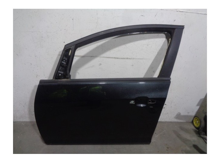 Recambio de puerta delantera izquierda para opel astra j lim. 1.7 16v cdti referencia OEM IAM 124044 NEGRA 5 PUERTAS