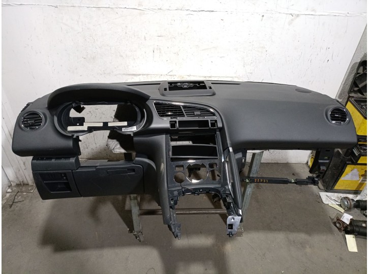 Recambio de salpicadero para peugeot 3008 i monospace (0u_) 1.6 hdi referencia OEM IAM 824707 824707 