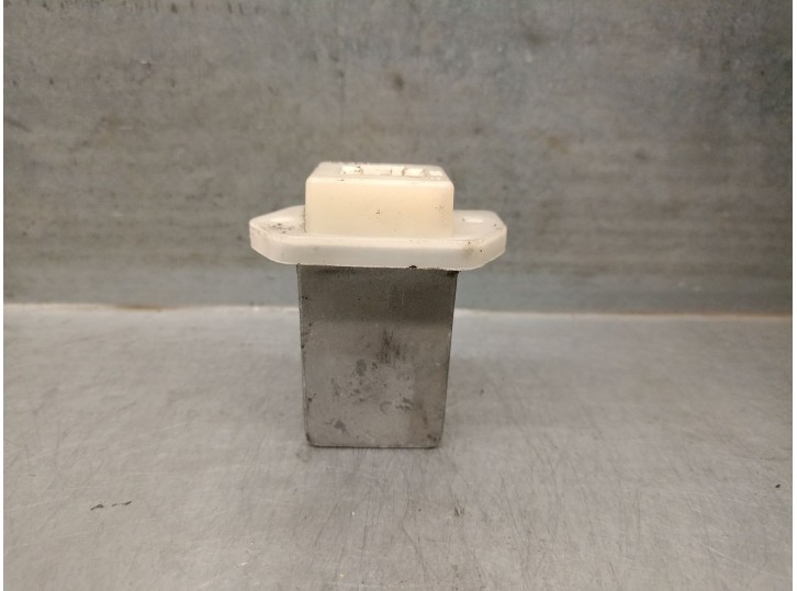 Recambio de resistencia calefaccion para ssangyong xlv suv e-xgi 160 referencia OEM IAM 6811834000 6811834000 