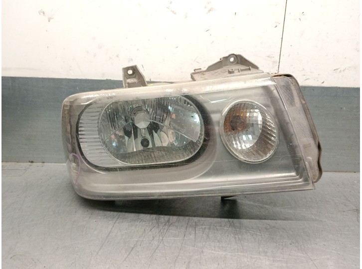 Recambio de faro derecho para peugeot expert kasten 2.0 hdi referencia OEM IAM 89010104 6206E8 VALEO