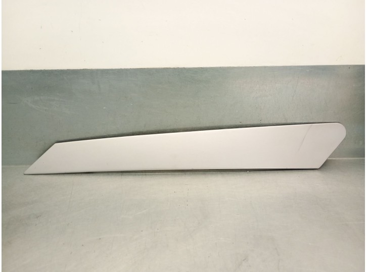 Recambio de molduras traseras para talbot solara 1.6 referencia OEM IAM 6J2 