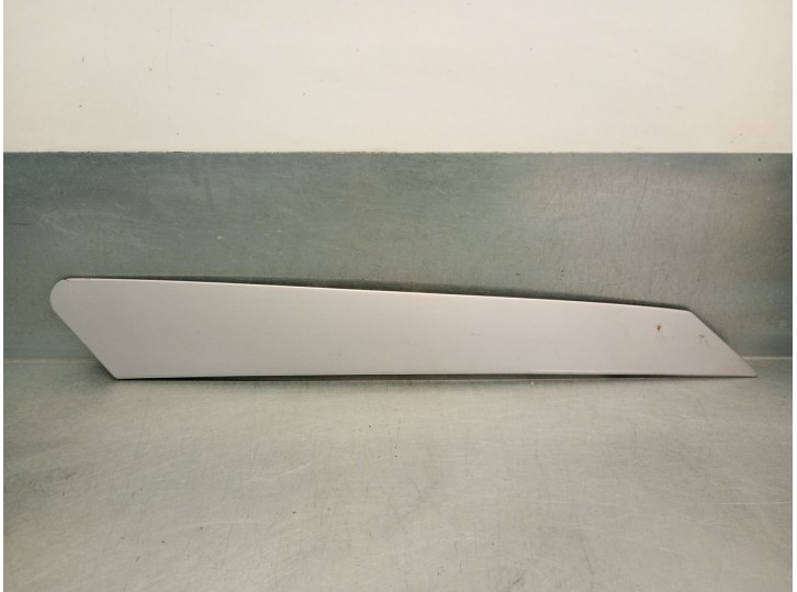 Recambio de molduras traseras para talbot solara 1.6 referencia OEM IAM 6J2 