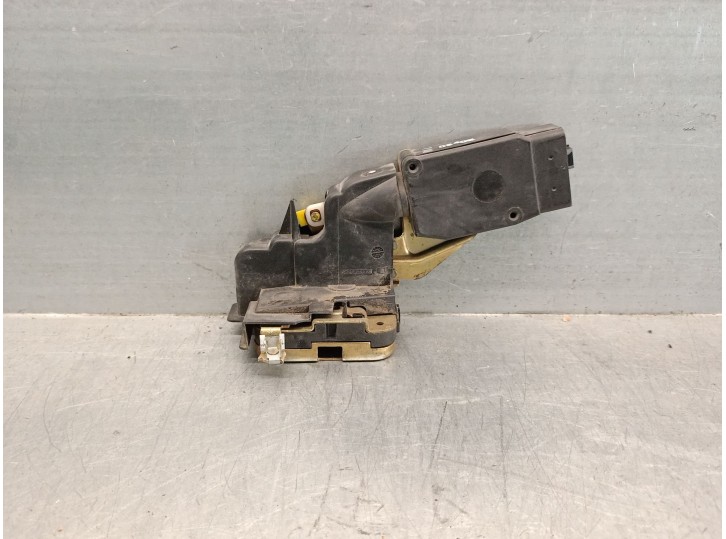 Recambio de cerradura puerta delantera derecha para volvo s40 berlina 1.8 cat (1834 cm3) referencia OEM IAM 30850808 30850808 
