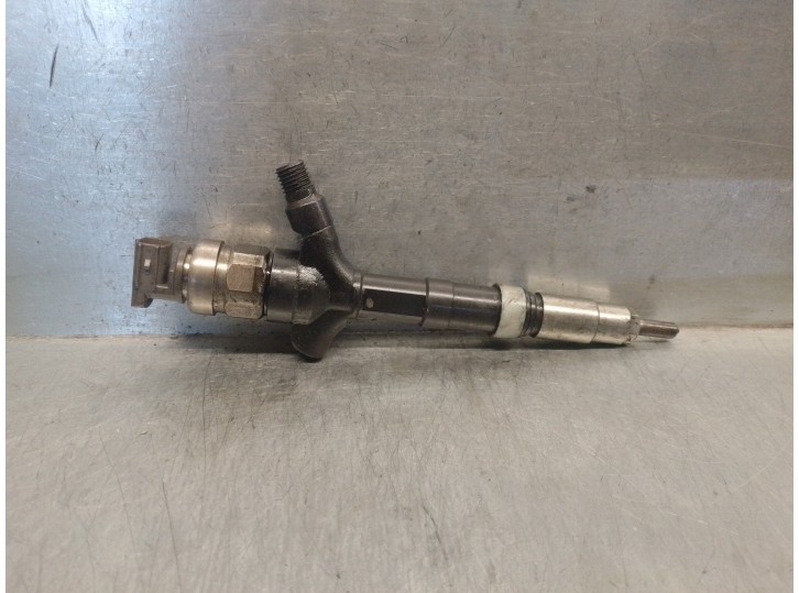 Recambio de inyector para toyota avensis berlina (t25) 2.0 d-cat referencia OEM IAM 236700G040 236700G040 DENSO