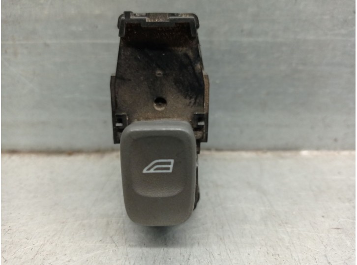 Replacement rear right window regulator switch for Volvo V40 station wagon (645) 1.9 Di OEM IAM reference 30889760 30887573 