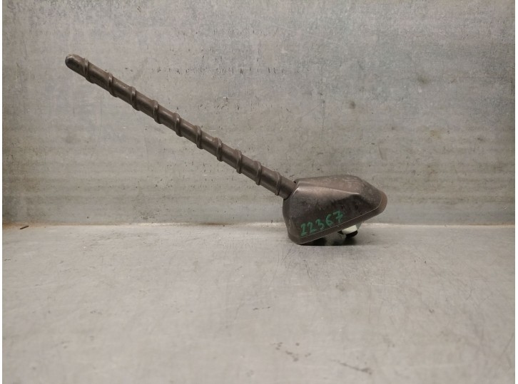 Recambio de antena para ssangyong xlv suv e-xgi 160 referencia OEM IAM V305228EK  