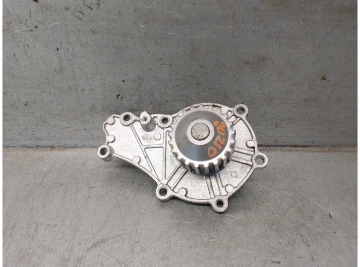 Recambio de bomba agua para ford fiesta (cbk) 1.4 tdci cat referencia OEM IAM 1366614  