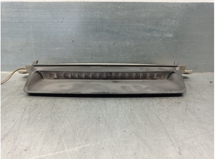 Recambio de luz central de freno para opel astra g berlina 2.0 dti referencia OEM IAM 13135481 