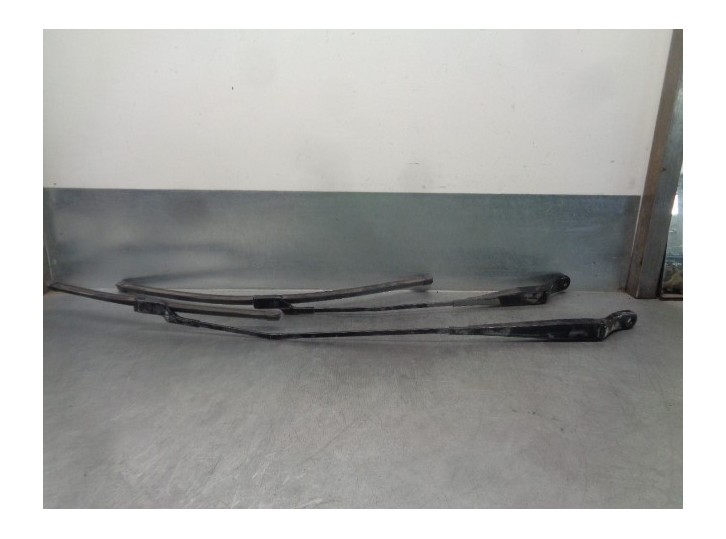 Recambio de brazo limpia delantero derecho para peugeot partner kombi access referencia OEM IAM 6429FG 6429FJ 