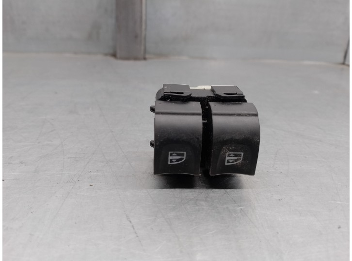 Recambio de mando elevalunas delantero izquierdo para renault captur 1.5 dci diesel fap energy referencia OEM IAM 254118722R 