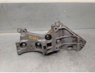 Recambio de soporte alternador para renault megane ii berlina 3p 1.5 dci diesel referencia OEM IAM 8200425034 