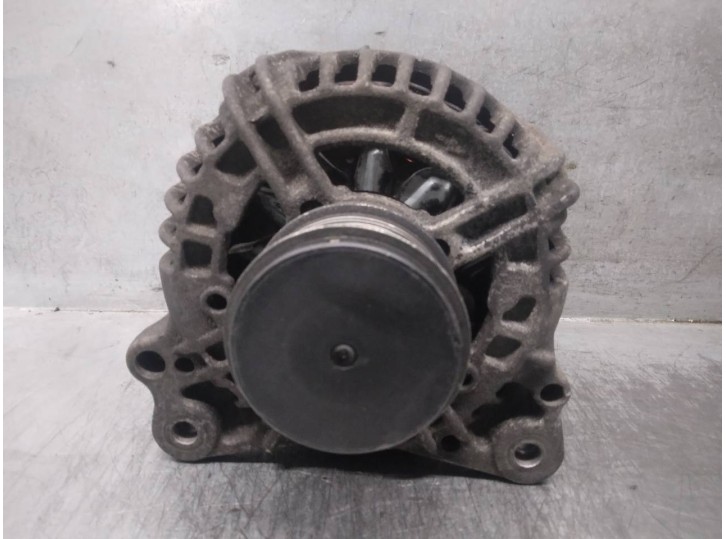 Recambio de alternador para jeep compass 2.0 crd cat referencia OEM IAM 05033757AB 0124525128 BOSCH