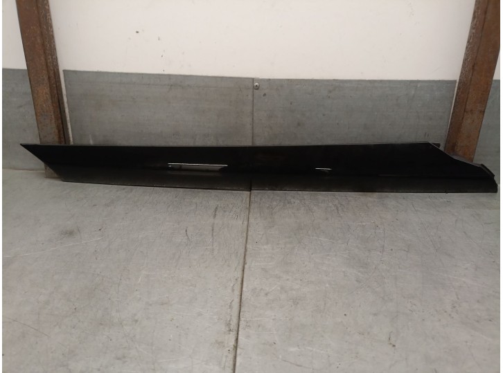 Recambio de molduras delanteras para ssangyong xlv suv e-xgi 160 referencia OEM IAM 7921035010  