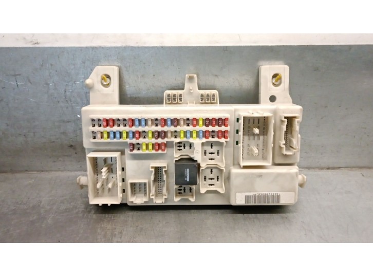 Recambio de caja reles / fusibles para ford focus c-max (dm2) 1.6 tdci referencia OEM IAM 3M5T14A073BF 