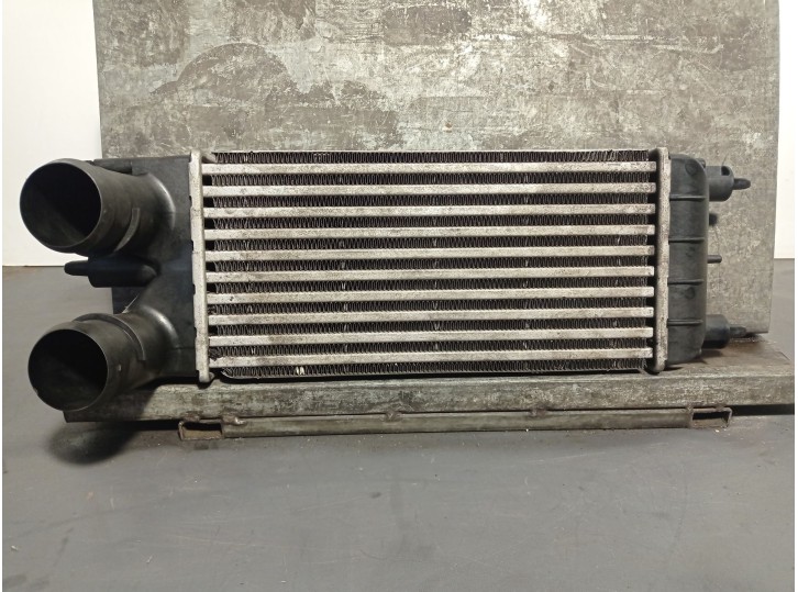 Replacement intercooler for Citroën C5 III (RD_) 1.6 HDi 110 OEM IAM reference P9684946380 0384P5 M144207C VALEO