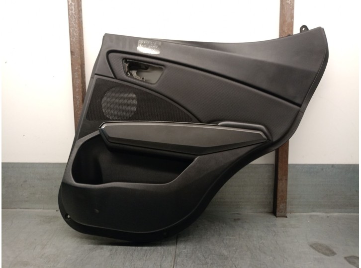 Recambio de guarnecido puerta trasera derecha para ssangyong xlv suv e-xgi 160 referencia OEM IAM 7322035000  