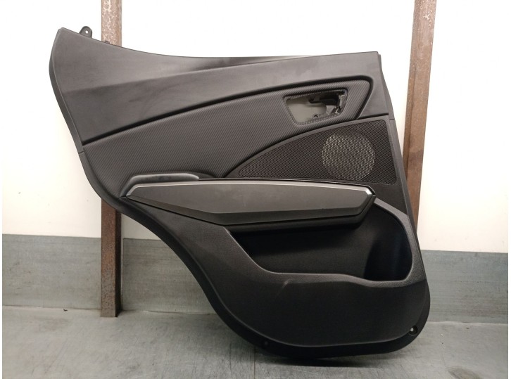 Recambio de guarnecido puerta trasera izquierda para ssangyong xlv suv e-xgi 160 referencia OEM IAM 7321035000 