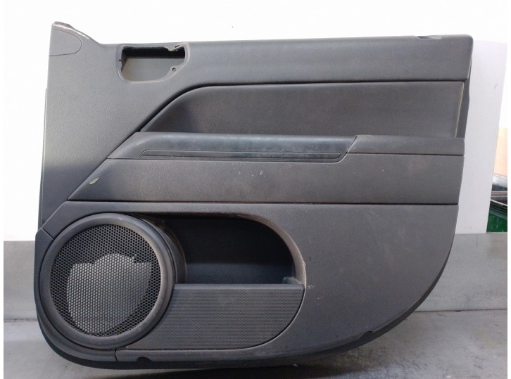 Recambio de guarnecido puerta delantera derecha para jeep compass 2.0 crd cat referencia OEM IAM 1MB101DVAA 5 PUERTAS