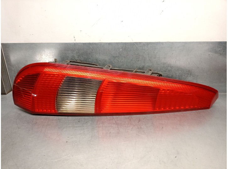 Replacement left rear light for Ford Fiesta V (JH_, JD_) 1.3 OEM IAM reference 1324578 1324578 