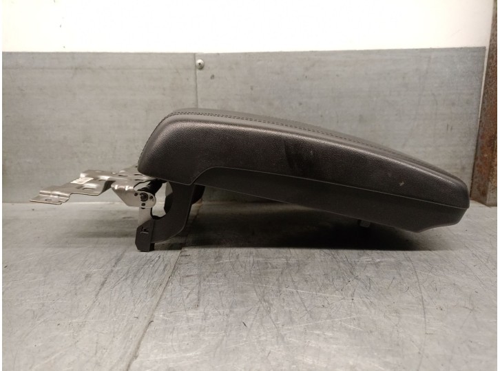 Recambio de apoyabrazos central para ssangyong xlv suv e-xgi 160 referencia OEM IAM 173910 173910 