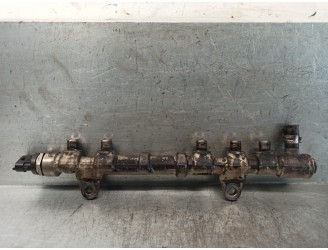 Recambio de rampa inyectora para fiat punto (evo) (199) 1.3 16v jtd cat referencia OEM IAM 55232355 0445214239 BOSCH