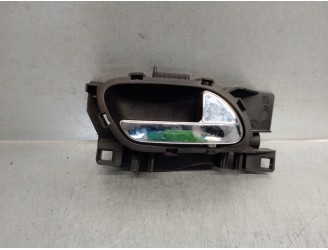 Recambio de maneta interior delantera derecha para peugeot 5008 active referencia OEM IAM 9683446577  5 PUERTAS