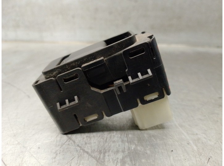 Recambio de catalizador para chrysler grand voyager v (rt) 2.8 crd referencia OEM IAM 4721587AE 4721587AE 