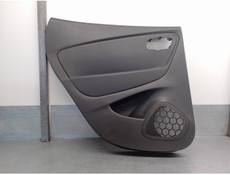 Recambio de guarnecido puerta trasera izquierda para renault captur 1.5 dci diesel fap energy referencia OEM IAM 829A19886R 