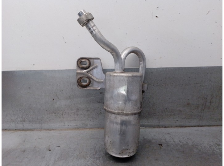 Recambio de filtro deshidratador para jeep compass 2.0 crd cat referencia OEM IAM 05058261AG 