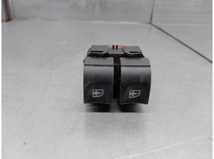 Recambio de mando elevalunas delantero izquierdo para renault captur 1.5 dci diesel fap energy referencia OEM IAM 254113300R 