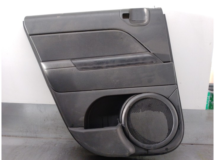 Recambio de guarnecido puerta trasera izquierda para jeep compass 2.0 crd cat referencia OEM IAM 1MB131DVAA  5 PUERTAS