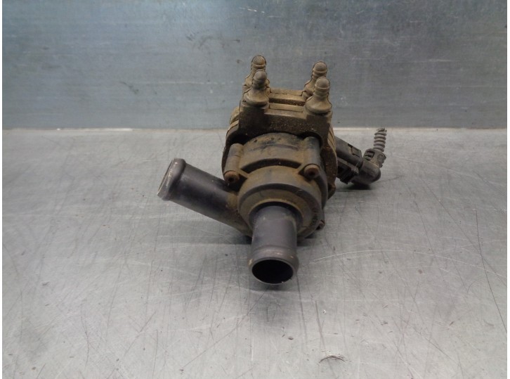 Recambio de bomba agua para volkswagen amarok (2hb) 2.0 tdi referencia OEM IAM 7H0965561A 70207414 PIERBURG
