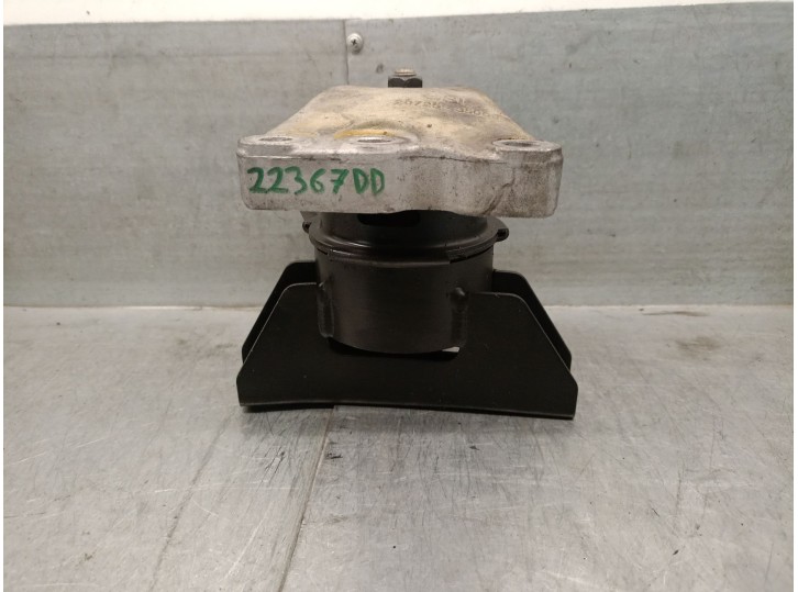 Replacement right engine mount for SsangYong XLV SUV e-XGi 160 OEM IAM reference 2072535000 