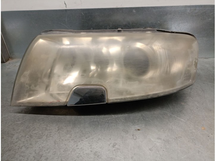 Replacement left headlight for Skoda Superb I (3U4) 1.9 TDI OEM IAM reference 3U1941017H 