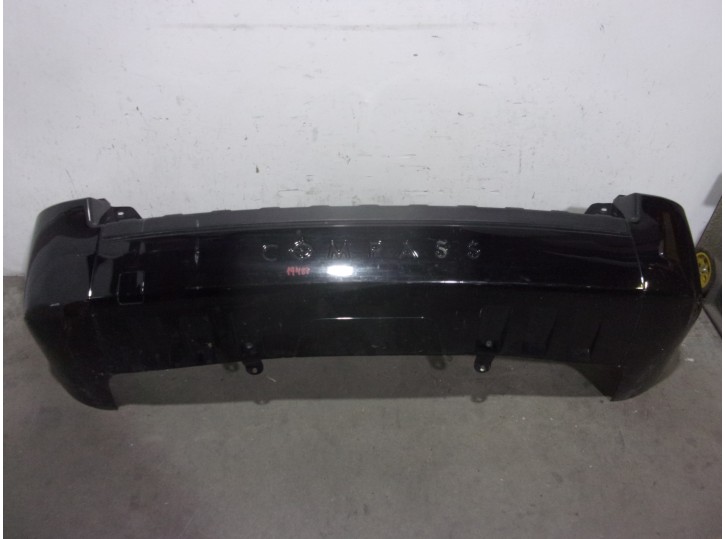 Recambio de paragolpes trasero para jeep compass 2.0 crd cat referencia OEM IAM 68051223AB NEGRO 5 PUERTAS