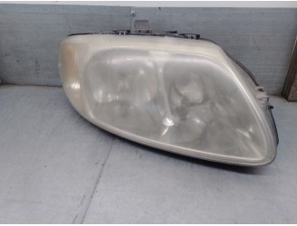 Recambio de faro derecho para chrysler voyager (rg) 2.4 cat referencia OEM IAM 04857702AB 5870200000 5 PUERTAS