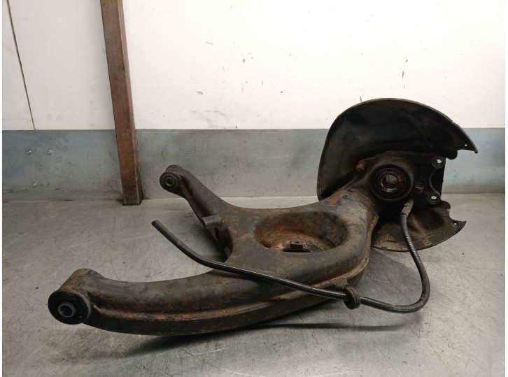 Recambio de mangueta trasera derecha para mercedes-benz clase e (w114/w115) berlina 3.0 diesel referencia OEM IAM 110921 CESTA 