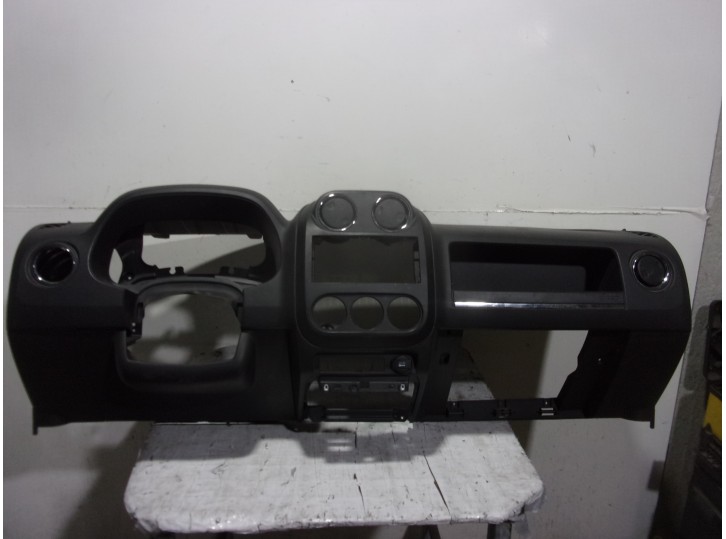 Recambio de salpicadero para jeep compass 2.0 crd cat referencia OEM IAM 1HM451DVAB NEGRO 