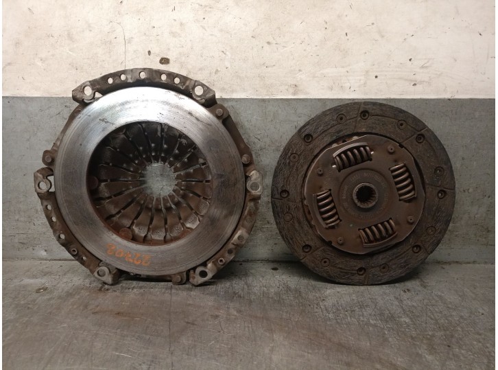 Recambio de kit embrague para ford fiesta vi (cb1, ccn) 1.25 referencia OEM IAM 8V217563AC 1732733 