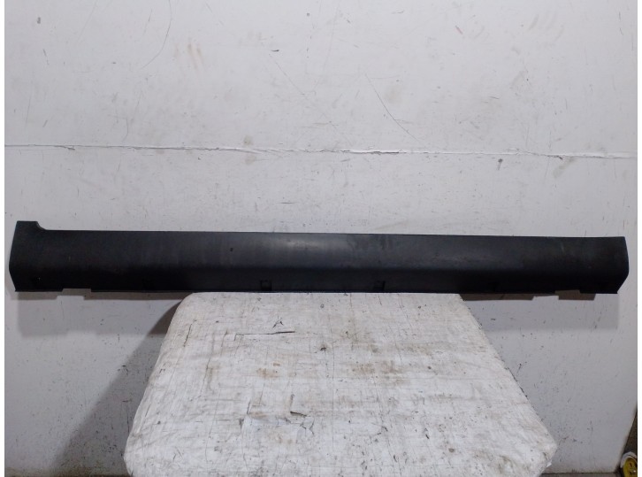 Replacement side skirt for SsangYong XLV SUV e-XGi 160 OEM IAM reference 7956035000 