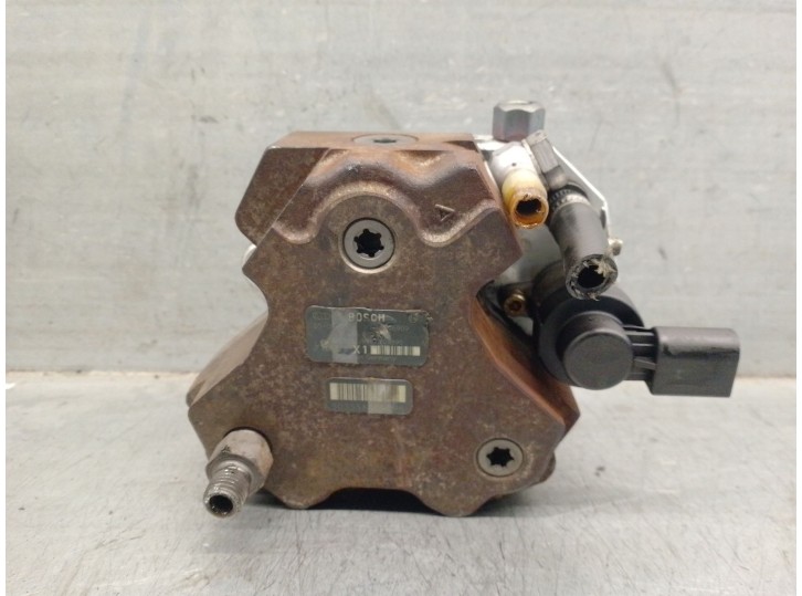 Recambio de bomba inyeccion para bmw 1 (e87) 118 d referencia OEM IAM 7788670 13518511824 044501004 BOSCH