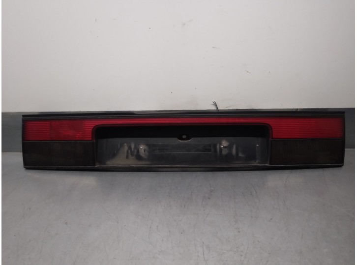 Replacement central rear light for Renault 21 Berlina (B/L48) 1.8 OEM IAM reference 7700792915 