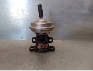 Replacement EGR valve for Audi A4 Berlina (B5) 1.9 TDI OEM IAM reference 028131501E 72172303 PIERBURG
