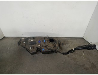 Recambio de deposito combustible para renault captur ii referencia OEM IAM 7701474457  