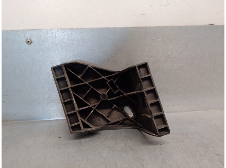 Recambio de refuerzo paragolpes trasero para audi a8 (d2) 4.2 v8 32v referencia OEM IAM 4D0807572  CESTA 7B