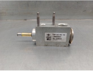 Recambio de valvula expansion para renault captur ii referencia OEM IAM 922700490R  